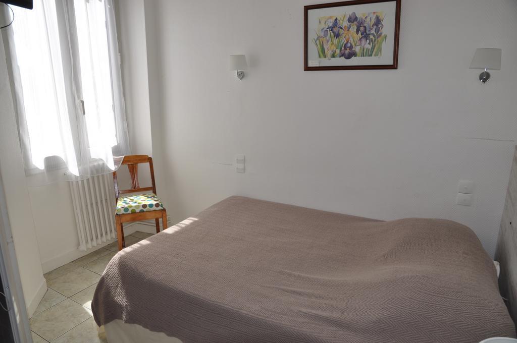 Auberge Des Platanes Ла-Рок-Гажак Номер фото